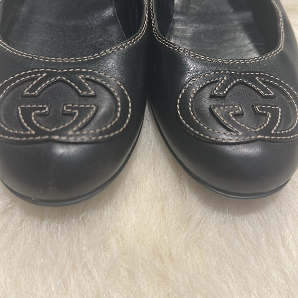 Gucci Black Leather Flats with Logo Detail - Picture 6 of 6